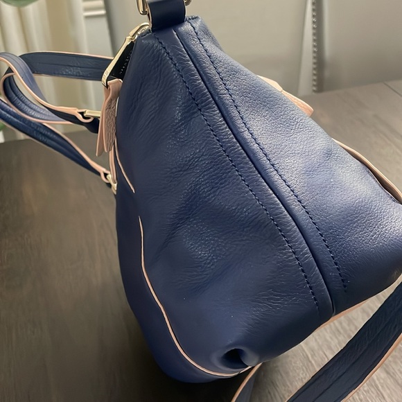 💙EUC COLE HAAN NAVY BLU + CREAM SHOULDER/SATCHEL CROSSBODY BAG - Picture 8 of 12